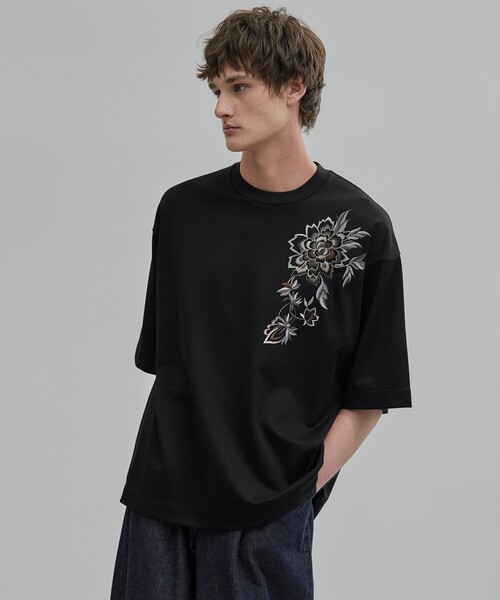 UNITED TOKYO（ユナイテッドトウキョウ） tシャツ フラワーエンブロイ