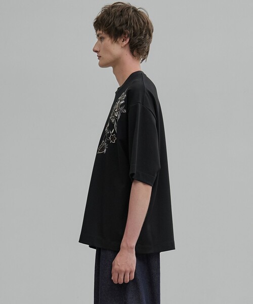 UNITED TOKYO（ユナイテッドトウキョウ） tシャツ フラワーエンブロイ