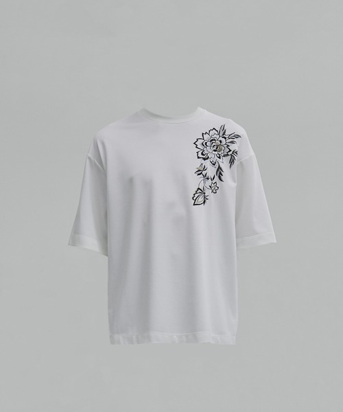 UNITED TOKYO（ユナイテッドトウキョウ） tシャツ フラワーエンブロイ