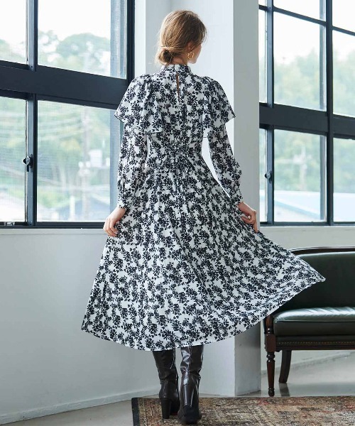 「AND COUTURE」 長袖ワンピース MEDIUM オフホワイト レディース_画像4