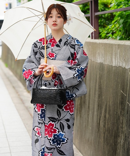 utatane 浴衣 浴衣3点セット 粋モダン 黒の絞り柄に赤と青の桜