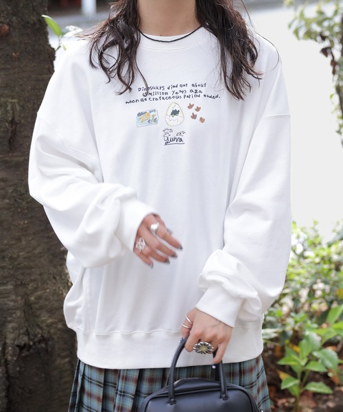 みんなのきょうりゅうずかん刺しゅうプルオーバー/ユニセックス みんなのきょうりゅうずかん刺しゅうプルオーバー/ユニセックス