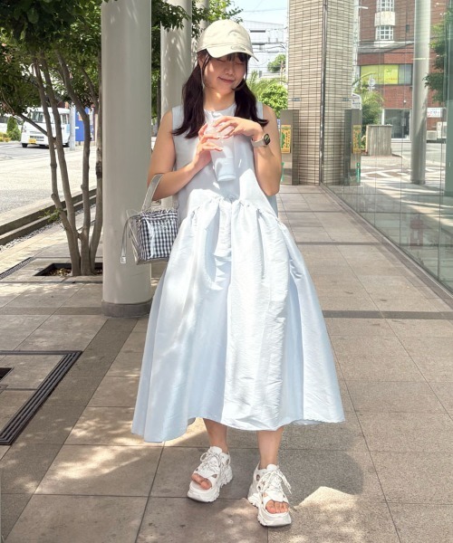 のんの 24CM 白 DONOBAN（ドノバン） ワンピース シャイニーフレアワンピース