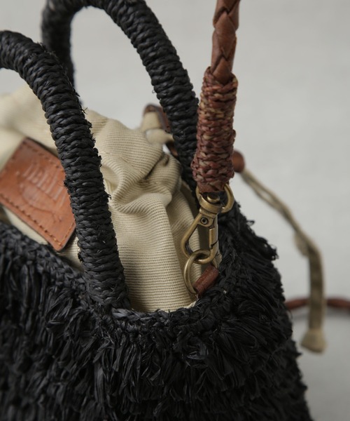 IBELIV ショルダーバッグ IBELIV Asa ラフィア ショルダーバッグ | ブラック | FARFETCH JP