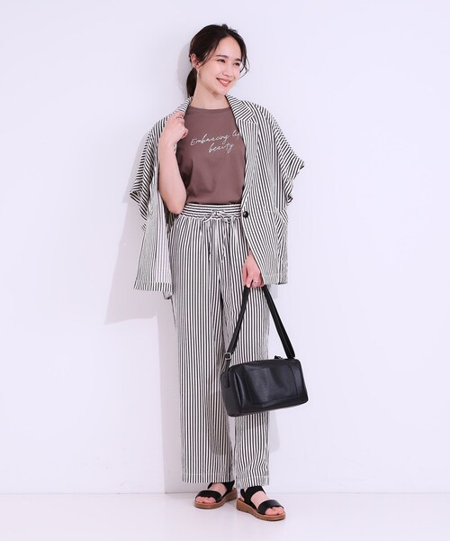 【adabat美品】清涼軽量サラサラ素材 サッカーストライプスタイリッシュパンツ adabat美品】清涼軽量サラサラ素材 サッカーストライプ