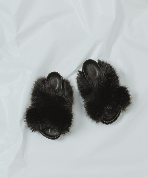 ADAM ET ROPE'（アダムエロペ） サンダル ボリュームファーサンダル