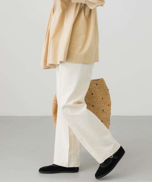 タグ有り かぐれ　 コットンデニムイージーパンツ　 インディゴ かぐれ（カグレ）の「コットンデニムイージーパンツ（デニムパンツ