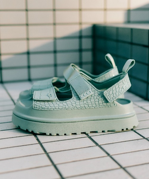 UGG Australia（アグオーストラリア） 厚底 ugg サンダル W GOLDENGLOW