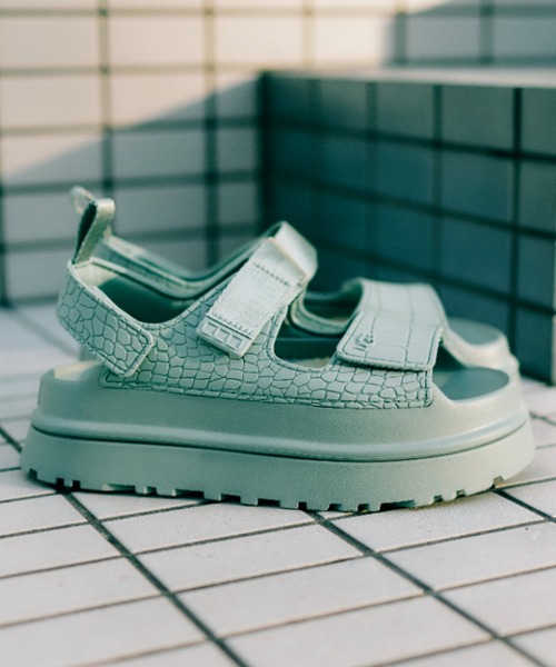 UGG Australia（アグオーストラリア） 厚底 ugg サンダル W GOLDENGLOW