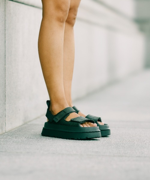 UGG Australia（アグオーストラリア） 厚底 ugg サンダル W GOLDENGLOW