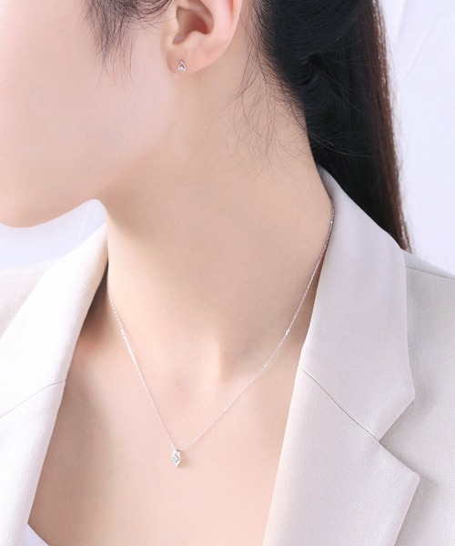 ESTELLE ピアス K10 ホワイトゴールド ダイヤモンド しずく
