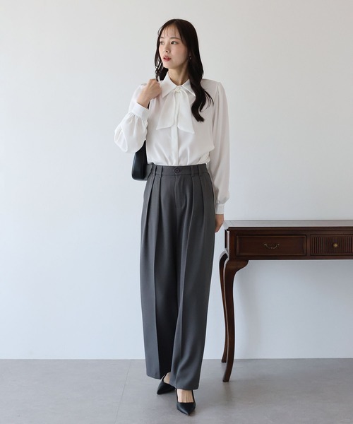 パールリボン付きチュニック、他１点 BLUEEAST ブラウス シャツ パールモチーフリボンブラウス