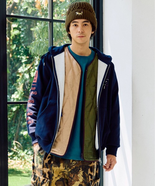 カールヘルム　パッチワーク　プリント　(後ろ側)　くま　パーカー　Lサイズ カールヘルム パッチワーク プリント (後ろ側) くま パーカー Lサイズ