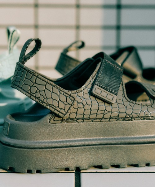 UGG オリーブ 厚底サンダル ベルクロ UGG Australia（アグオーストラリア） 厚底 ugg サンダル W GOLDENGLOW