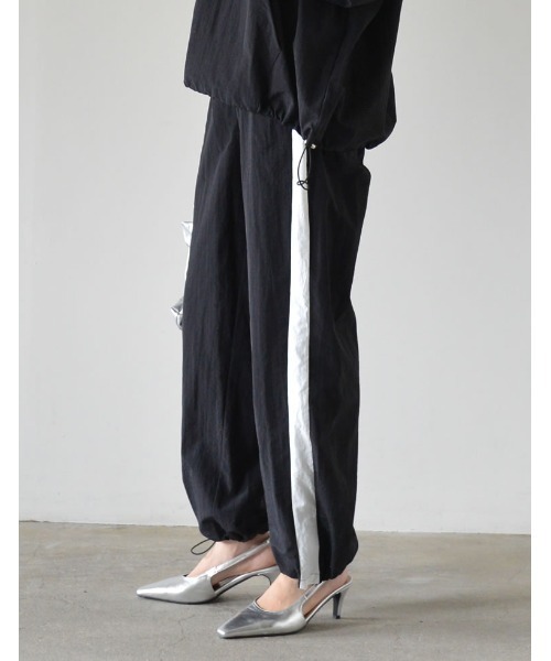 美品 kolor 22SS スリーレイヤー ナイロンタフタ 2タック パンツ コットンナイロンタフタ2タックパンツ （kolor 22SS スリー