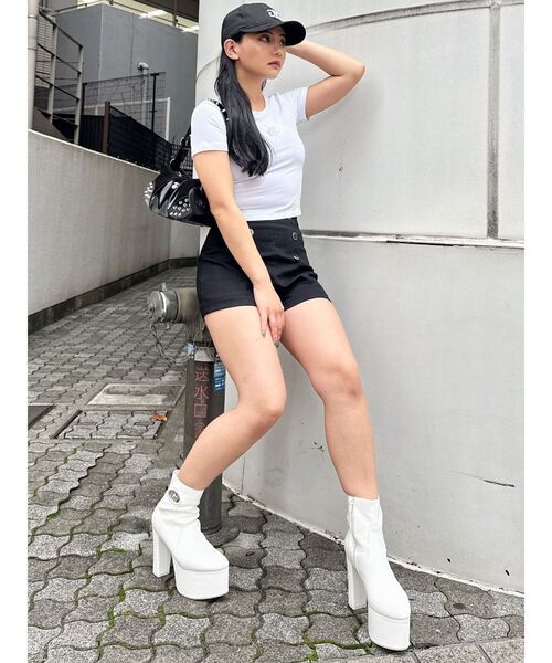 GYDA（ジェイダ） パンツ ハイウエストボタンショートパンツ