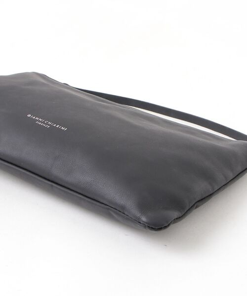「GIANNI CHIARINI」 クラッチバッグ FREE ベージュ レディースの画像