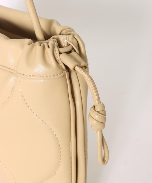 美品 LE VERNISルベルニ 2way巾着 ショルダーバッグ キルティング Jines ショルダーバッグ バッグ キルティング巾着BAG「LE VERNIS