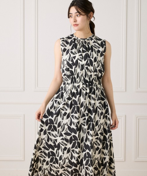 [美品]幾何学模様 ノースリーブ ワンピース INED（イネド） ワンピース 幾何学プリントノースリーブワンピース