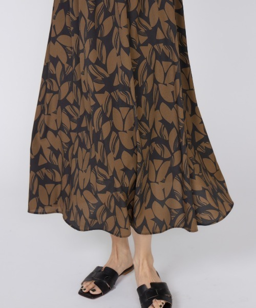 INED（イネド） ワンピース 幾何学プリントノースリーブワンピース