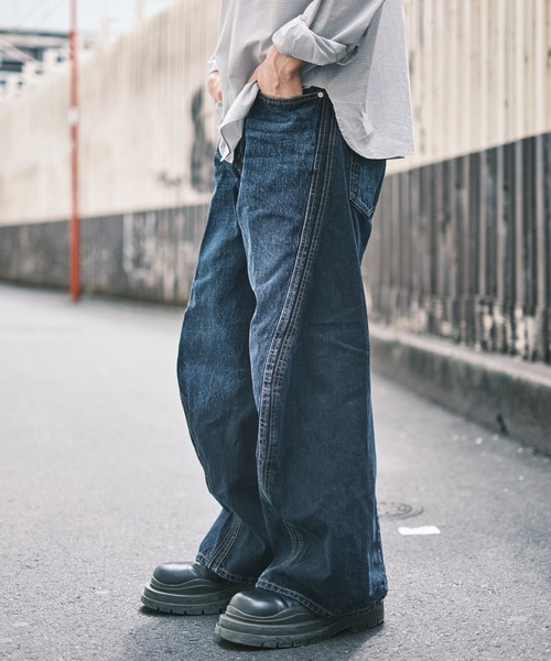 ジーンズ 3D TWISTED WIDE LEG JEANS メンズの画像