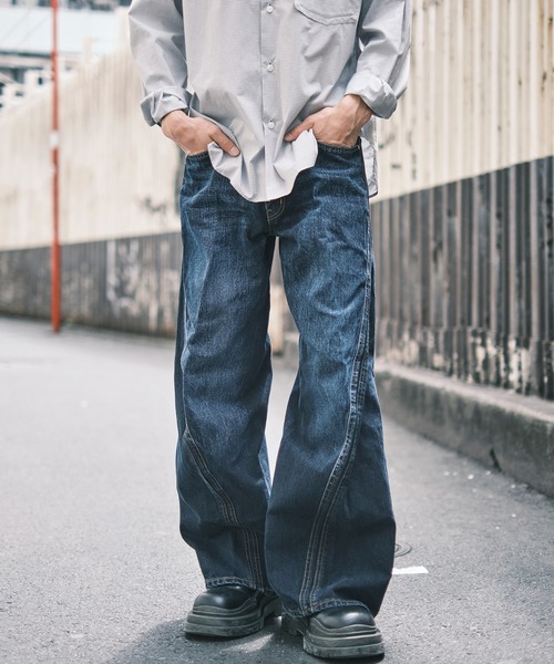 ジーンズ 3D TWISTED WIDE LEG JEANS メンズの画像