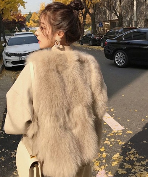 DAY CLOSET ベスト ジレ 「表面ふわふわ、肌さわりスリーク」コーデ