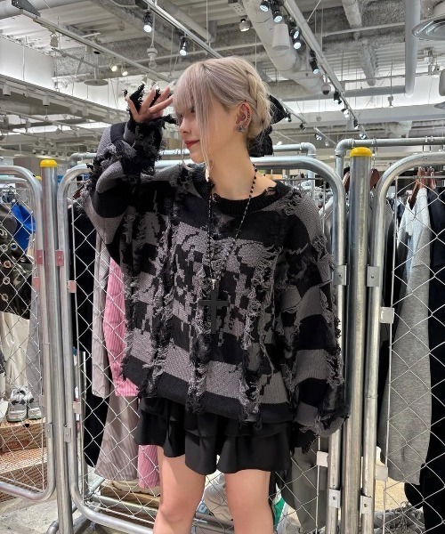 REFLEM（レフレム） ニット セーター 「REFLEM/レフレム」ダメージ