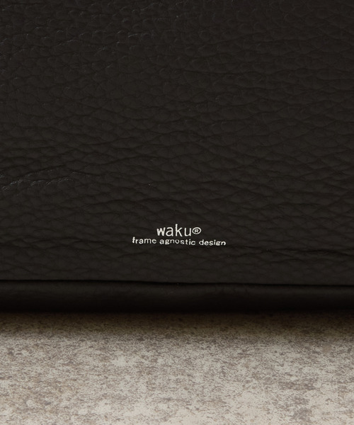 waku（ワク） ショルダーバッグ ワク / 「KURO」Series レザーフラップ