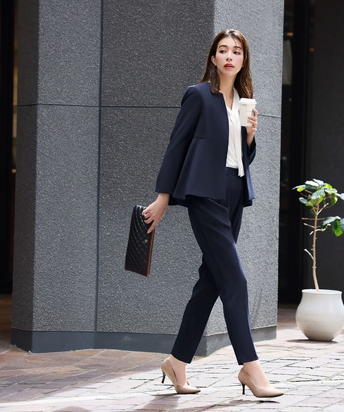 バーバリーロンドン　ノーカラーペプラムジャケット　フォーマル　ブラック　40 バーバリーロンドン ノーカラーペプラムジャケット フォーマル