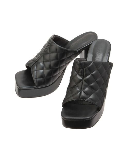 【存在感抜群のモード感】CHANEL キルティング厚底サンダル CHANEL 2023-24 AW キルティングサンダル