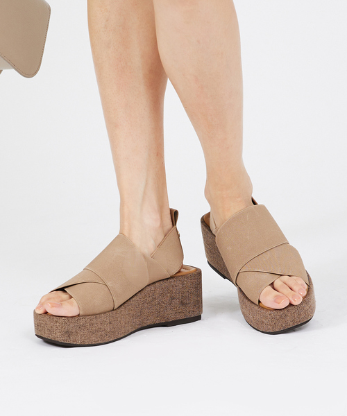 Au BANNISTER（オゥ バニスター） サンダル エラスティッククロス