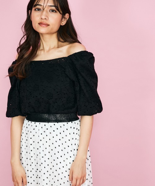 ブラウス シャツ 「SHIORI IRIE コラボ」2WAYオフショルレースブラウス「手洗い可能」 レディース