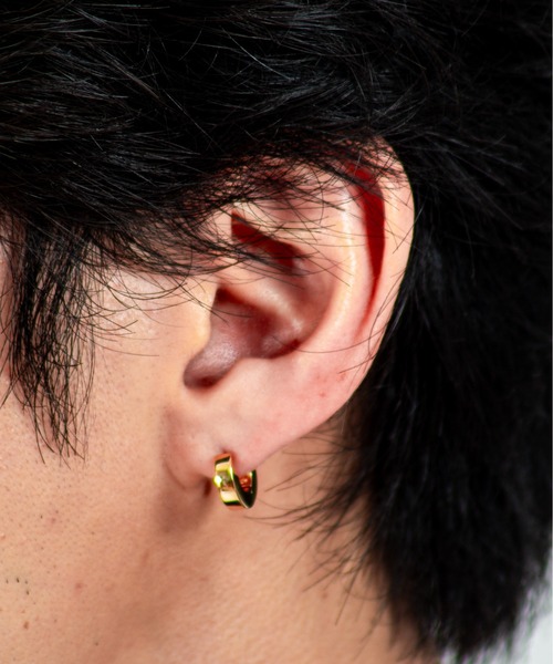 TOM WOOD（トムウッド） ピアス 「TOMWOOD」Beck Huggies Gold