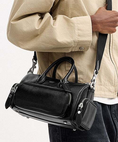COACH メンズショルダーバッグ（バッグ、小物素材：本革、レザー