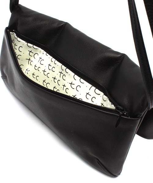 ツモリチサト♡レザーショルダー tsumori chisato CARRY（ツモリチサトキャリー） ソフトレザー