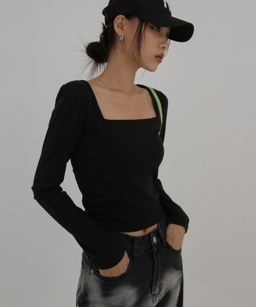 B.YU 売れ筋商品|||ビーユー Tシャツ トップス レディース Tops Black BLACKUP tシャツ 「MADE」 レビリースクエアネッククロップT