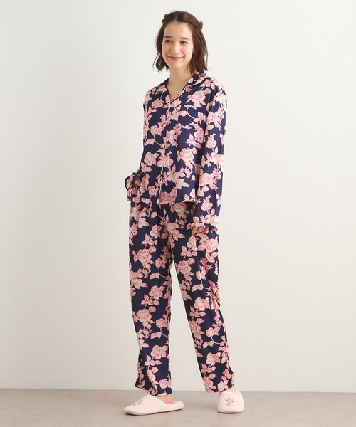 お値下げ、新品タグつきLAURA ASHLEY 花柄パジャマ Mサイズ ローラアシュレイ 花柄パジャマ - メルカリ
