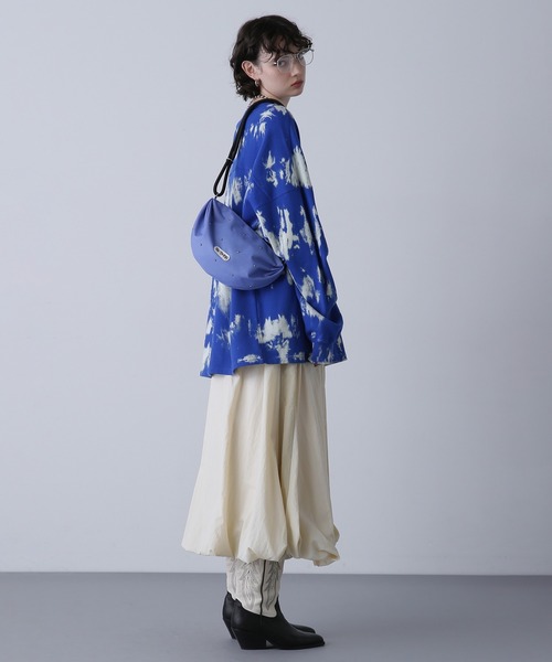 URBAN OUTFITTERS☆ローズコサージュ付 スリング バッグ URBAN OUTFITTERS☆ローズコサージュ付 スリング バッグ (Urban