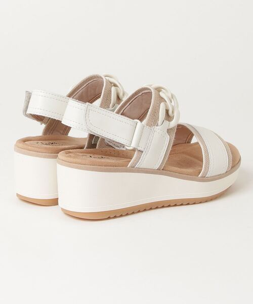 Clarks サンダル Wrenly Eve / レンリーイヴ（オフホワイト