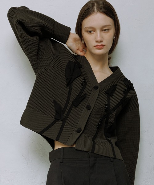 新品タグ付き アダムエロペ 3Dモチーフカーディガン チャコールグレー ADAM ET ROPE' カーディガン 「サステナブル」3Dモチーフ