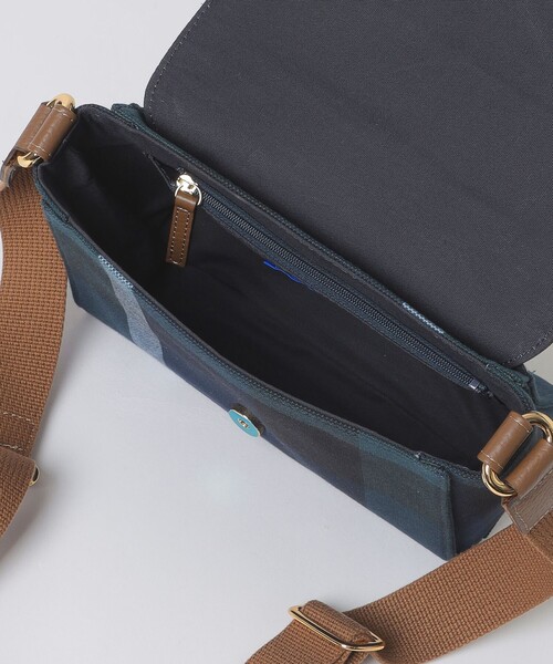 BLUE LABEL CRESTBRIDGE（ブルーレーベルクレストブリッジ