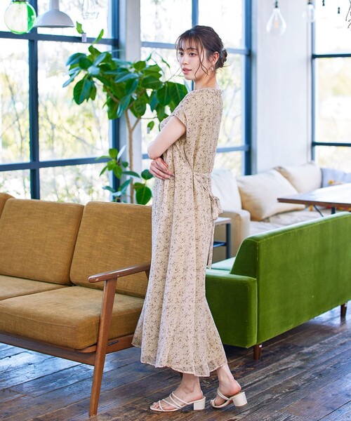 Tiaclasse ワンピース 「洗える」花柄シフォン衿ギャザーワンピース