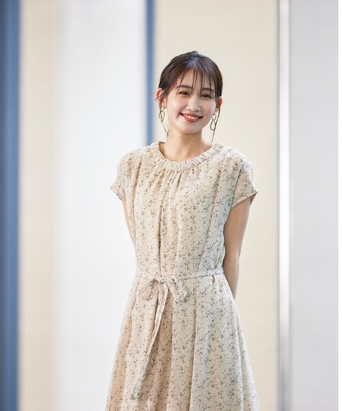 Tiaclasse ワンピース 「洗える」花柄シフォン衿ギャザーワンピース