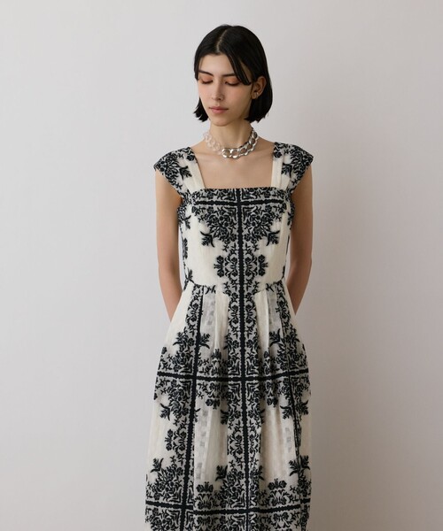 25年製【新品、タグ付き】グレースコンチネンタル　フレームジャガードドレス GRACE CONTINENTAL（グレースコンチネンタル） ワンピース フレーム