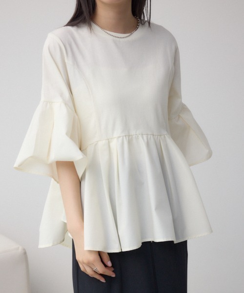 新品 タックスリーブカットトップス 白 新品 タックスリーブカットトップス 白