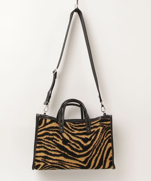 A VACATION アバケーション　BEEHIVE A VACATION - 新品 A VACATION ショルダーバッグ BEEHIVE 白の