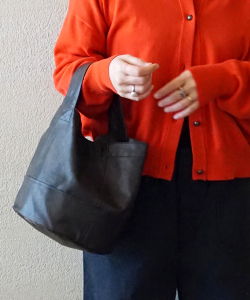 ジャーナルスタンダードラックス フェイクレザーサークルBag M ブラック JOURNAL STANDARD LUXE（ジャーナルスタンダード ラックス） エコ