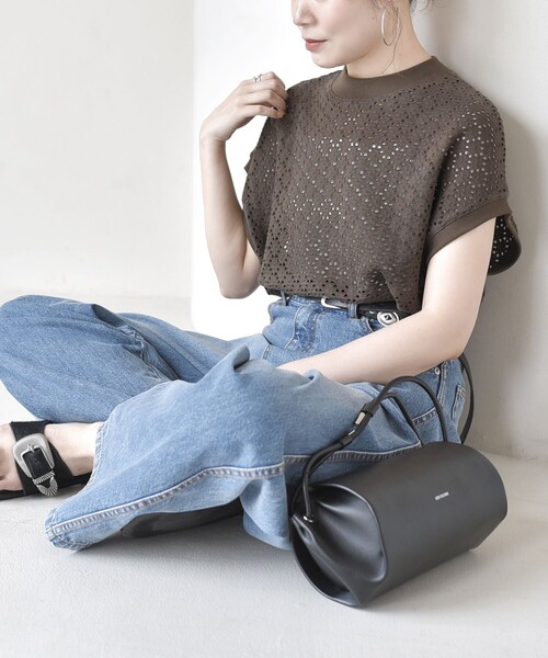 tシャツ 「WEB限定」「手洗い可能」アイレット クルーネック プルオーバー レディースの画像