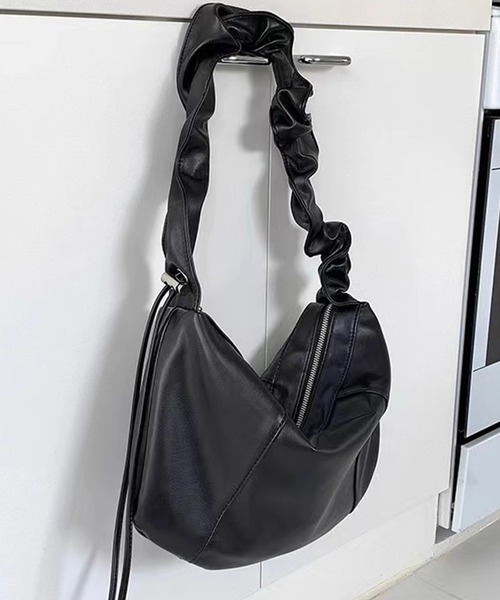 ハンドルギャザーバッグ 2way 肩がけ ショルダー レザー 調 女性用 秋 冬 DAY CLOSET ショルダーバッグ バッグ 肩掛けできる2WAYギャザー